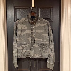 Splendid Camouflage Women's Jacket Large